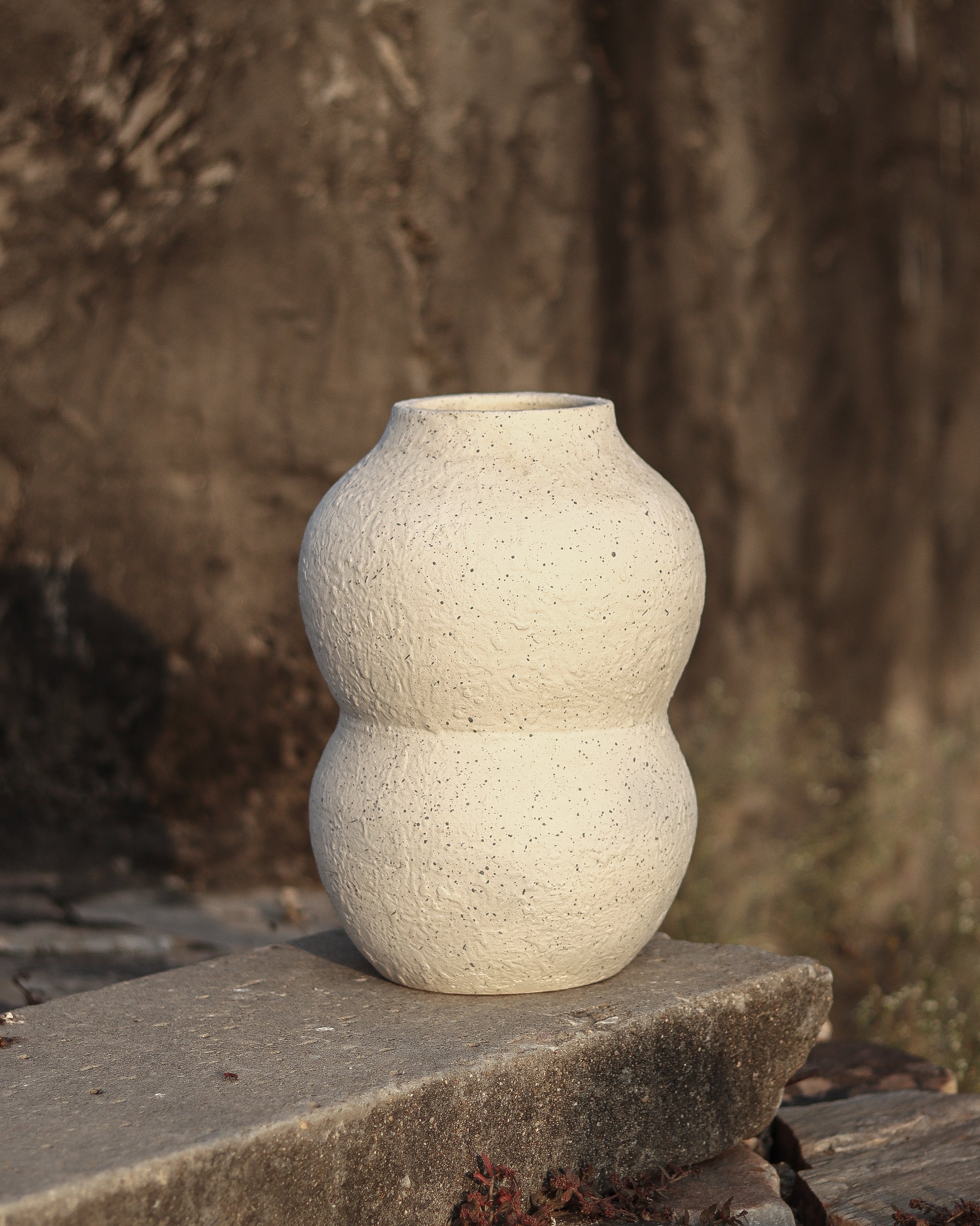 CURVE - Terra White Terracotta Vase