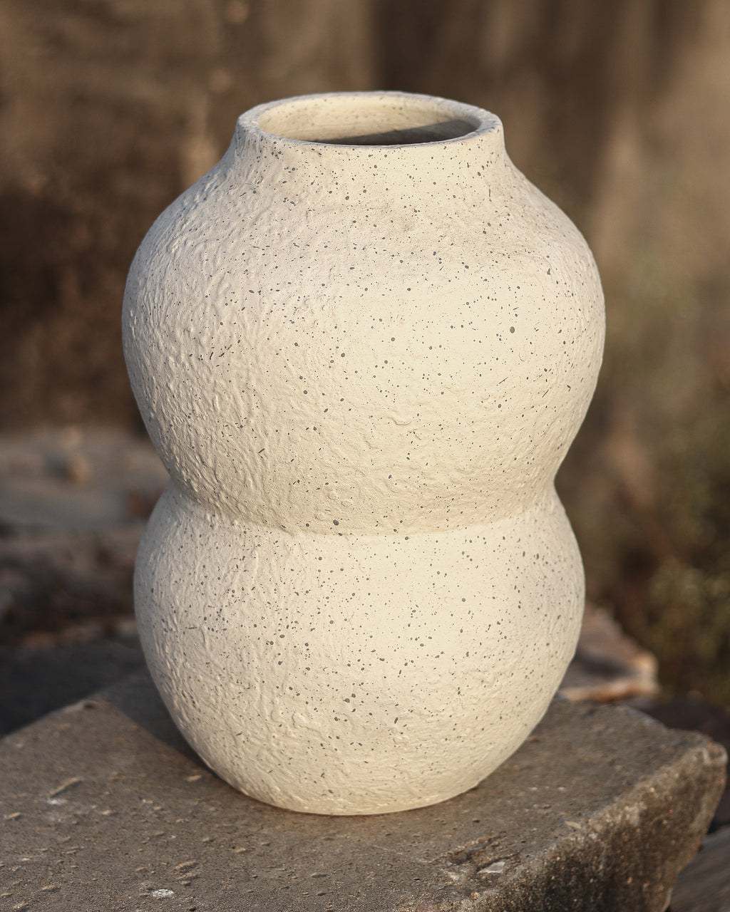 CURVE - Terra White Terracotta Vase