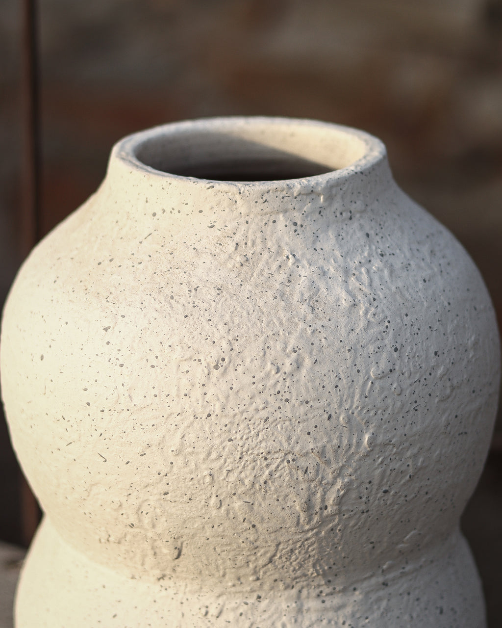 CURVE - Terra White Terracotta Vase